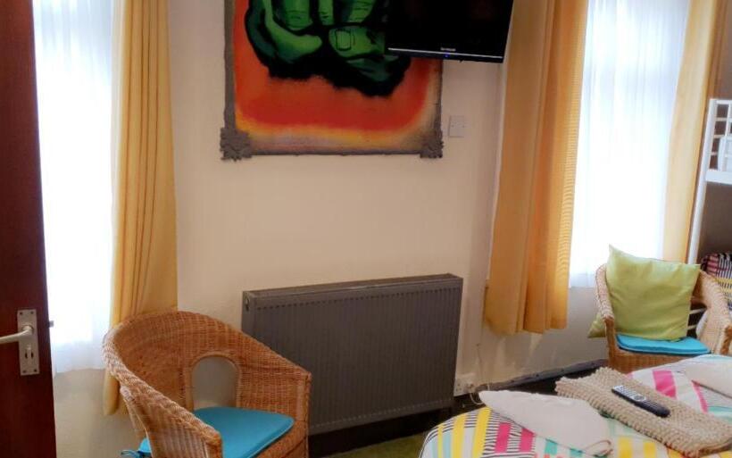 Dört Kişilik Delüks Oda, Bloomfield