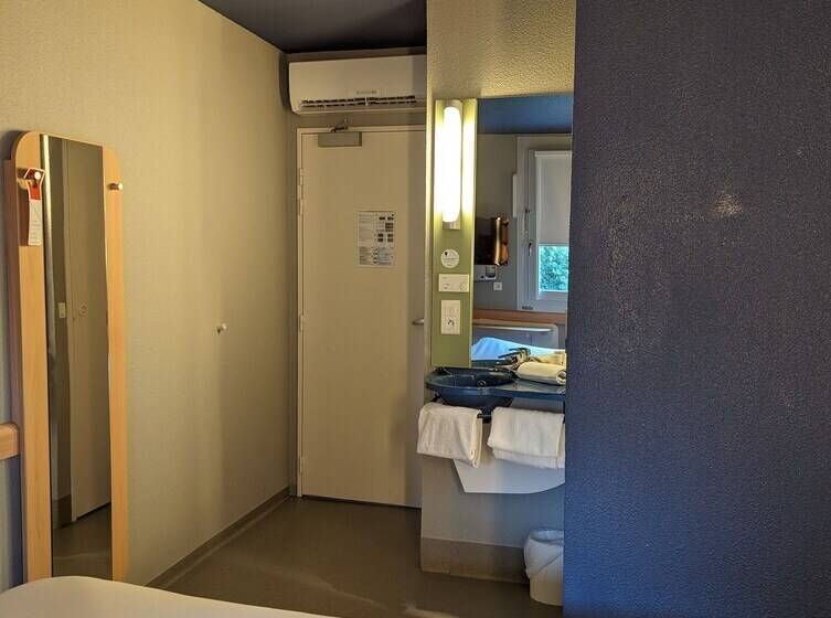 Номер Стандарт, Ibis Budget Saintomer Centre