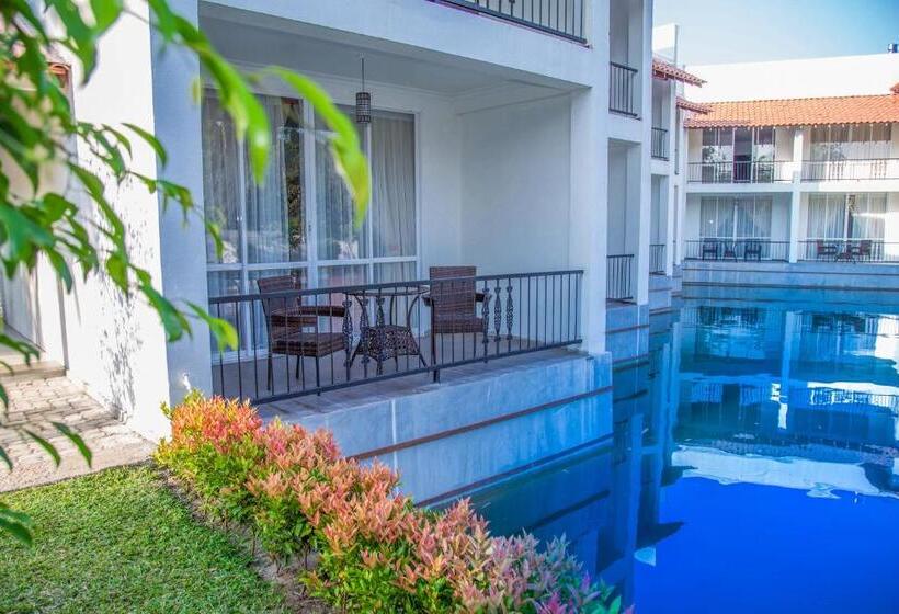 디럭스 룸, The Covanro Airport Hotel   Katunayake