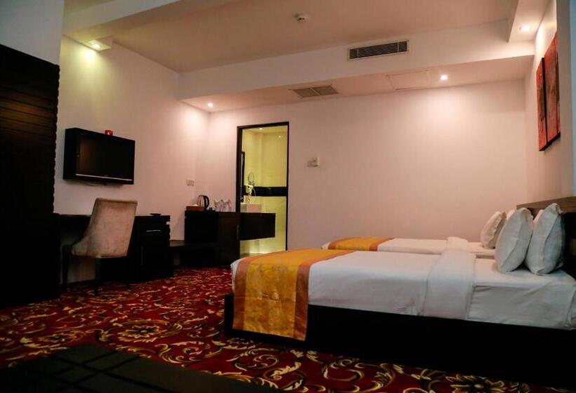 Номер Superior, The Covanro Airport Hotel   Katunayake