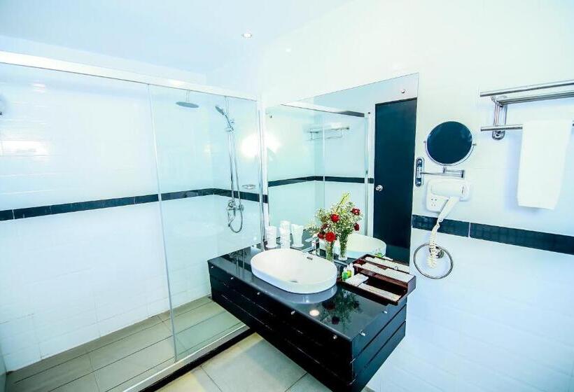 수피리어 룸, The Covanro Airport Hotel   Katunayake