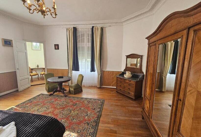 Номер Стандарт, Château De Chazelpaud
