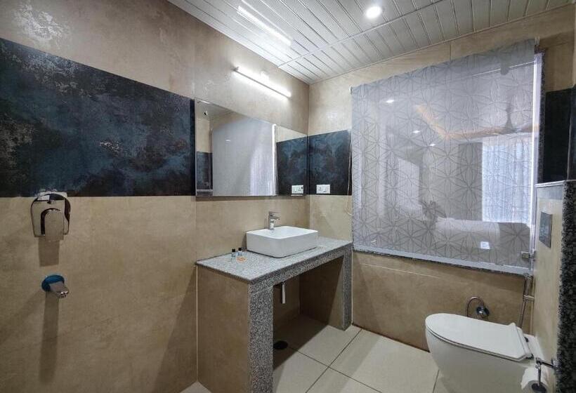 Семейный Номер Вид на Горы, Aliza Inn And Suites By Srs Hotels