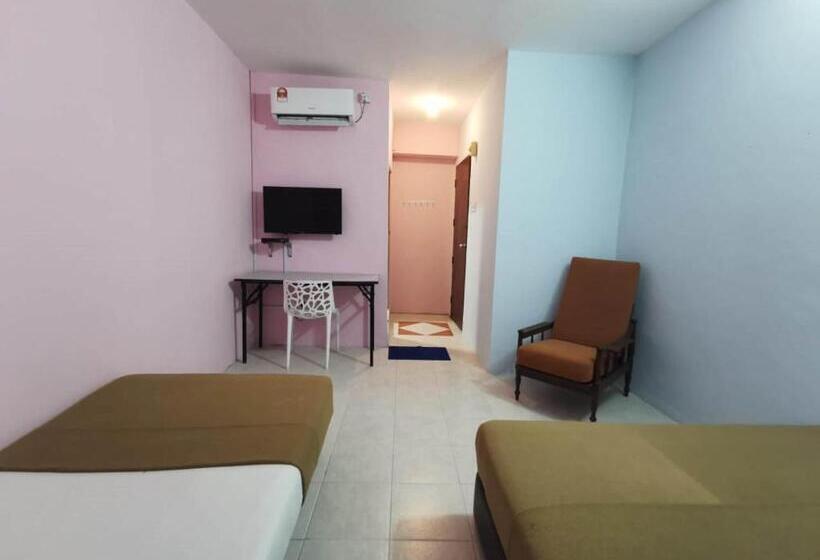 Номер Стандарт Трехместный, Oyo 90086 My Seven Days Inn
