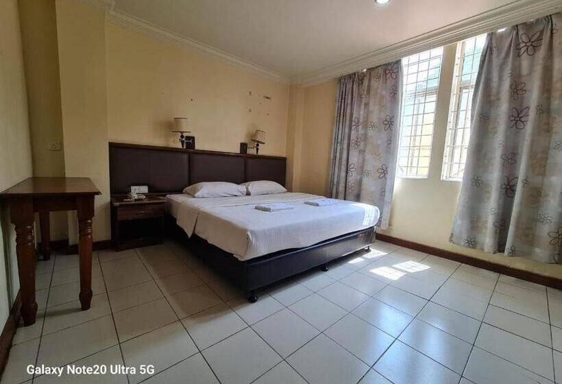 اتاق لوکس با تخت بزرگ, Lady Anne Hotel Sandkan