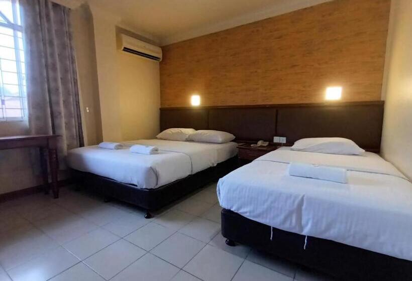 سوییت خانوادگی, Lady Anne Hotel Sandkan
