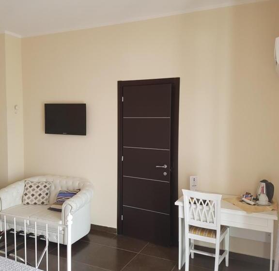 Номер Economy, Ascot