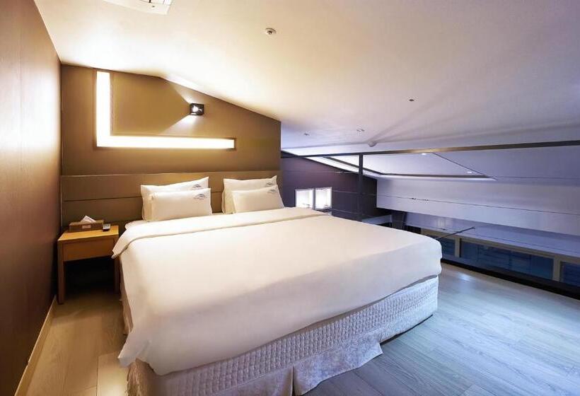 اتاق سه نفره دلوکس با چشم‌انداز دریا, Dome Hotel Geoje