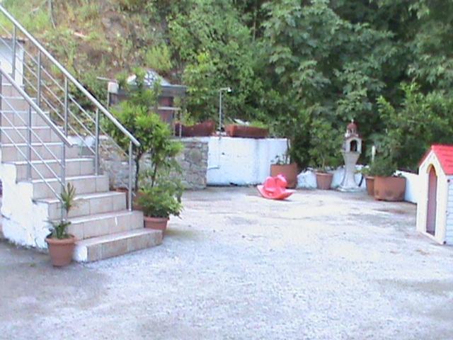 جناح جونيور, Eleni Kandilari Rooms
