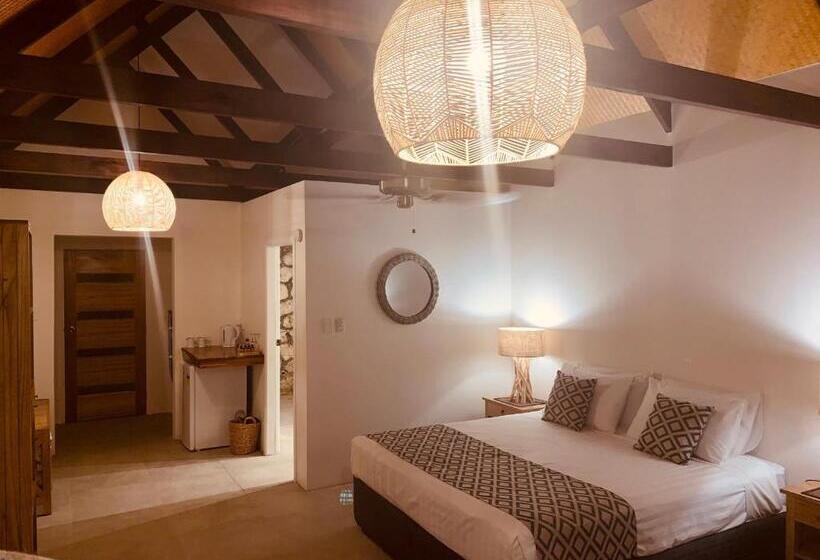 سوییت سوپریور با چشم‌انداز دریا, Tongan Beach Resort