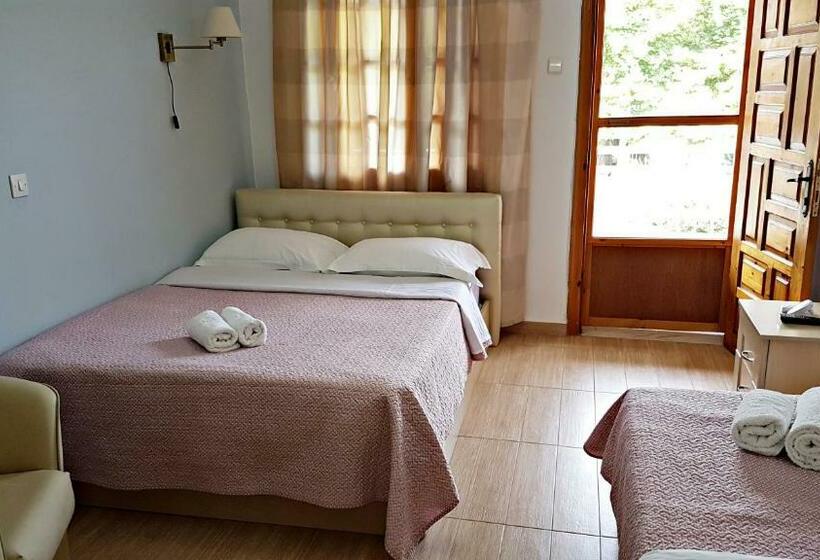 استودیو استاندارد با چشم‌انداز باغ, Efrosini Hotel Apartments & Studios