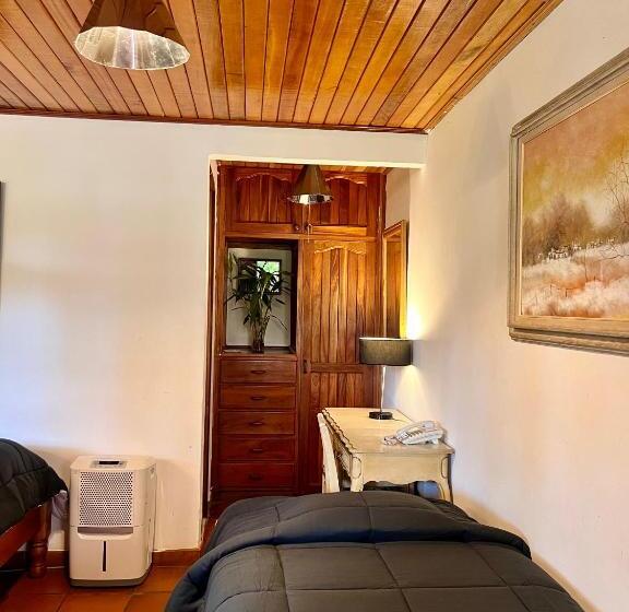 Четырехместный Номер Стандарт Вид на Сад, Los Quetzales Ecolodge & Spa