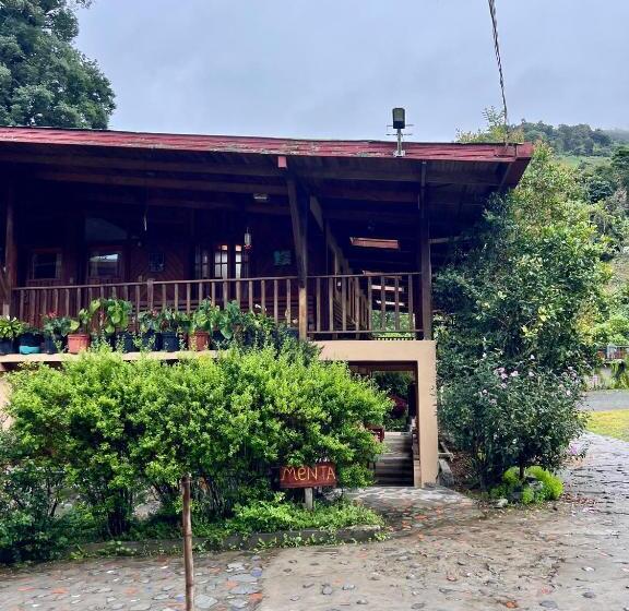 Номер Стандарт Вид на Сад, Los Quetzales Ecolodge & Spa