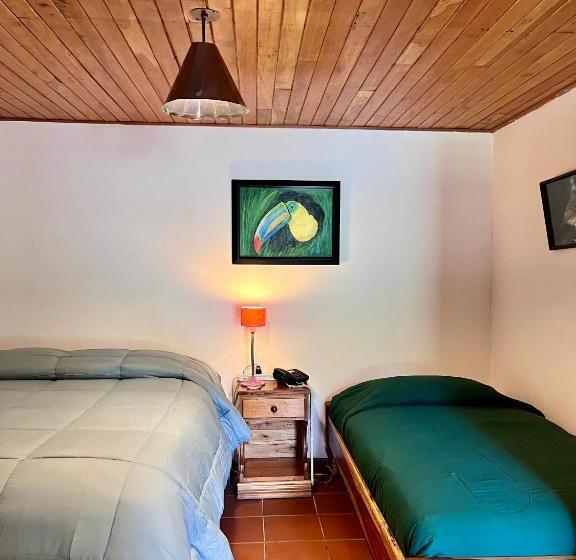 Номер Стандарт Вид на Озеро, Los Quetzales Ecolodge & Spa