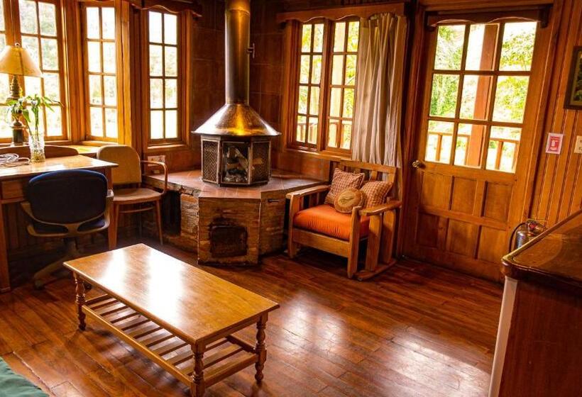Люкс Deluxe Кровать Кинг, Los Quetzales Ecolodge & Spa
