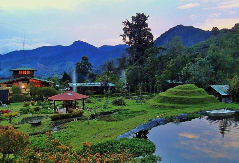 Полулюкс с Балконом, Los Quetzales Ecolodge & Spa