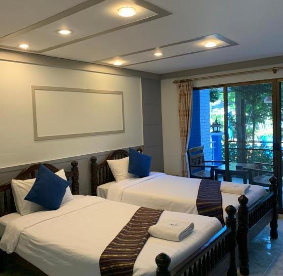 اتاق استاندارد با چشم‌انداز استخر, Blue Garden Resort Pattaya