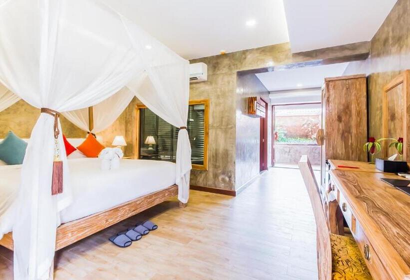 Номер Deluxe, The Chaya Resort And Spa