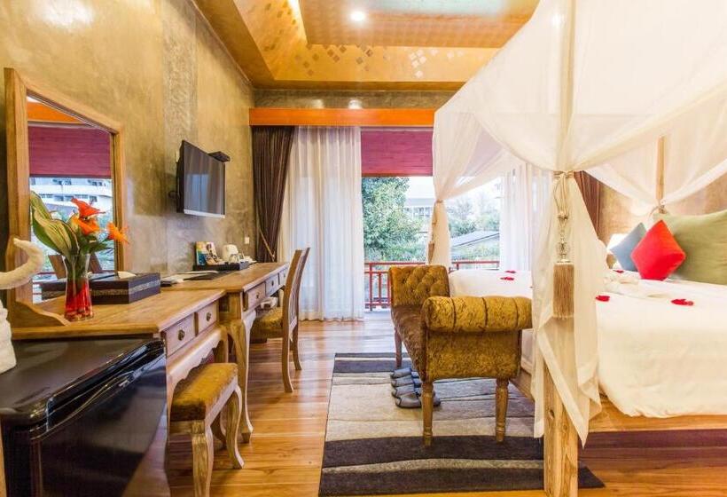 Номер Executive Вид на Бассейн, The Chaya Resort And Spa