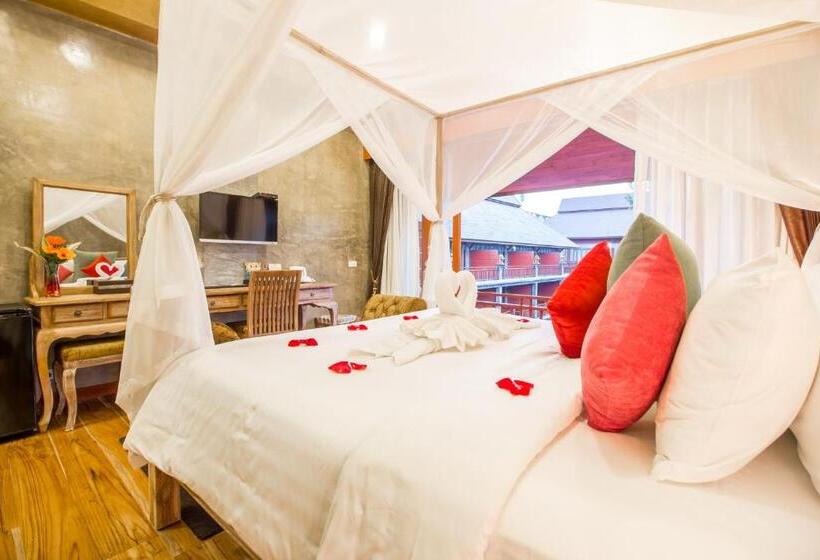 Номер Executive Вид на Бассейн, The Chaya Resort And Spa