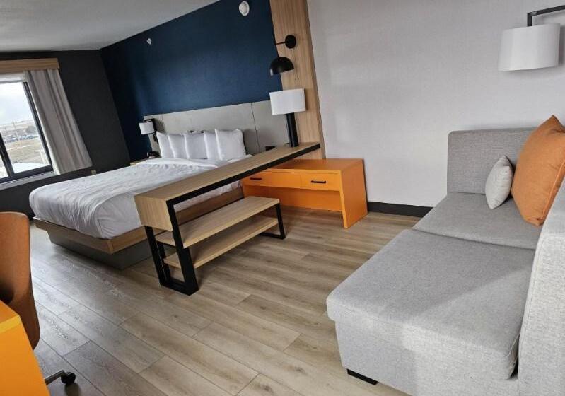 Люкс, Comfort Suites Cheyenne