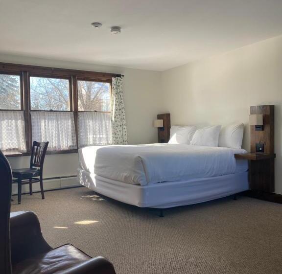 Номер Deluxe Кровать Кинг, The Wildflower Inn