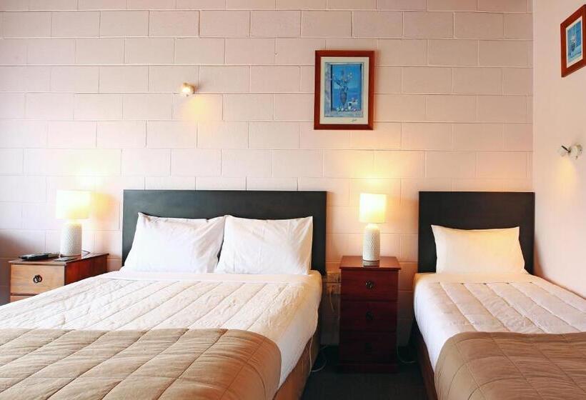Студия Стандарт, 289 Midway Motel