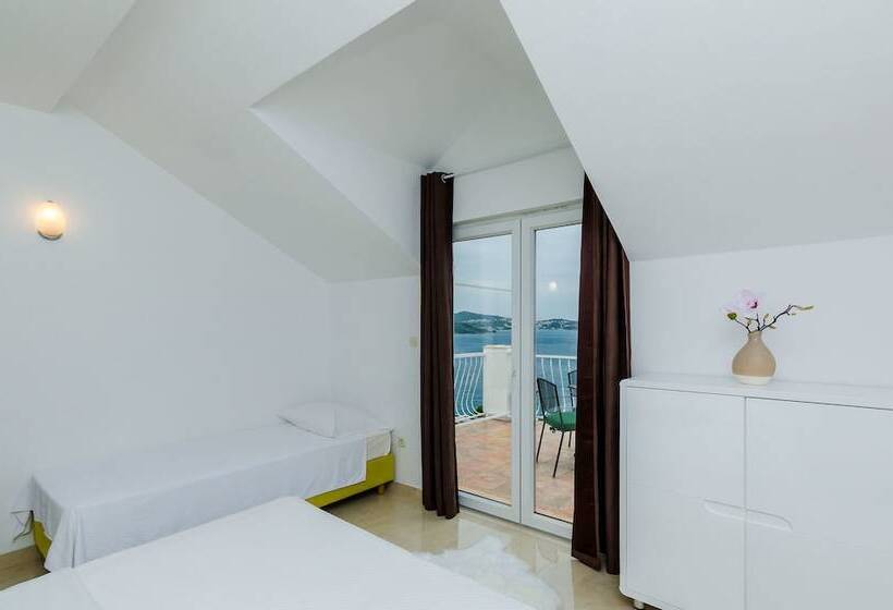 Apartamento 1 Quarto Vista Mar com Sacada, Apartments Sandito