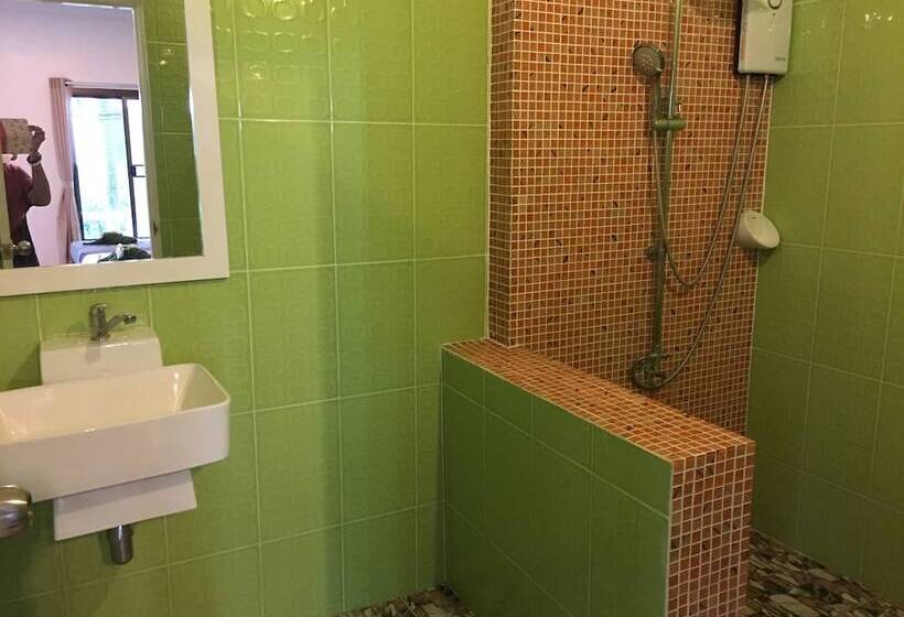 חדר משפחתי, Lanta Garden Home