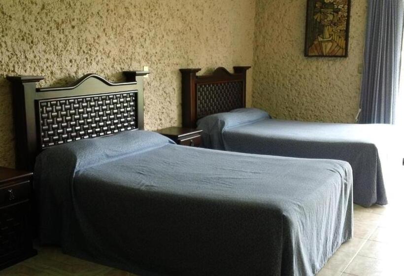 ２ダブルベッドのスタンダードルーム, Villa Monarca Inn