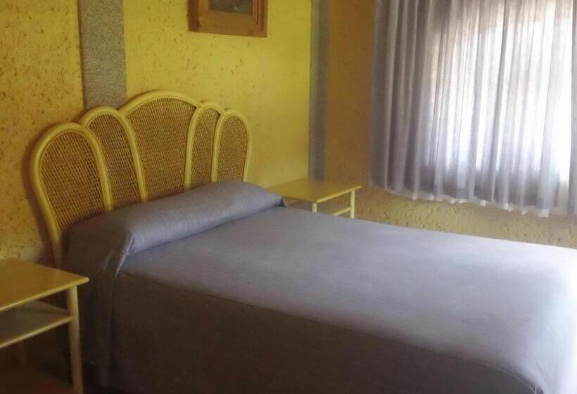 ガーデンビューの３ベッドルームビラ, Villa Monarca Inn
