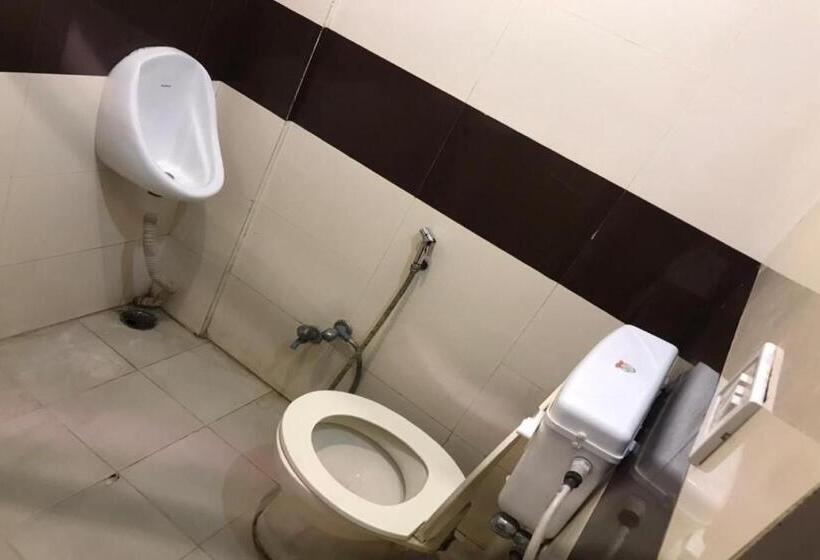 Трехместный Номер Классика, Oyo 82544  Rajni Guest House