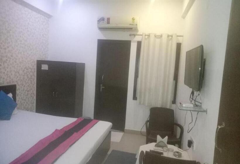 Трехместный Номер Классика, Oyo 82544  Rajni Guest House