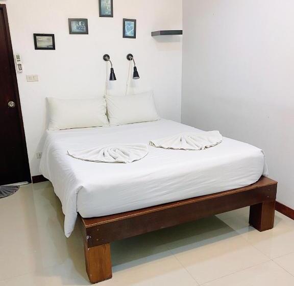 سوئیت خانواده 2 خوابه, The Reef Hotel & Studios
