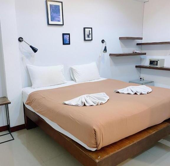 سوئیت خانواده 2 خوابه, The Reef Hotel & Studios