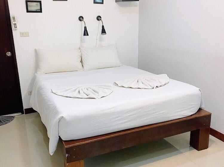 اتاق خانوادگی, The Reef Hotel & Studios