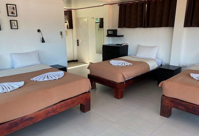 اتاق لوکس خانوادگی, The Reef Hotel & Studios