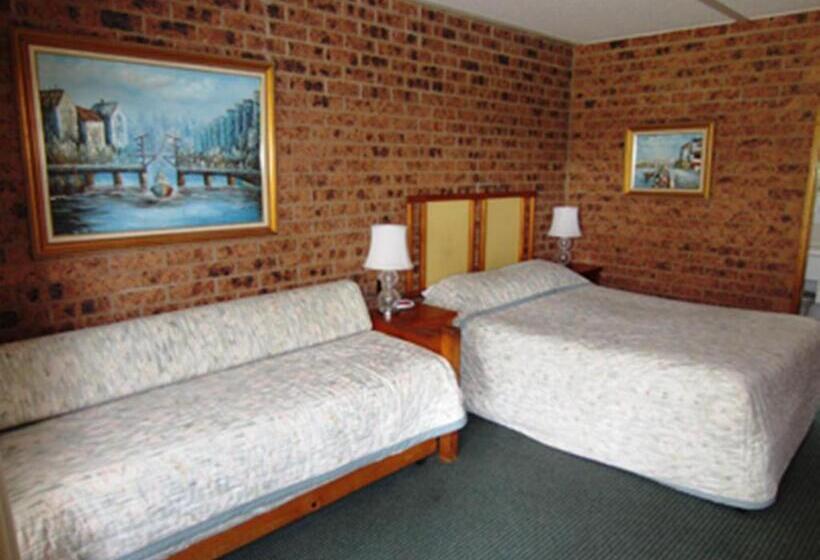 Семейный Номер, The Wayfarer Motel