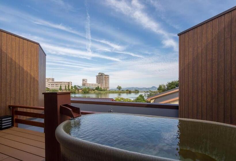 Номер Deluxe Вид на Озеро, Biwako Ryokusuitei