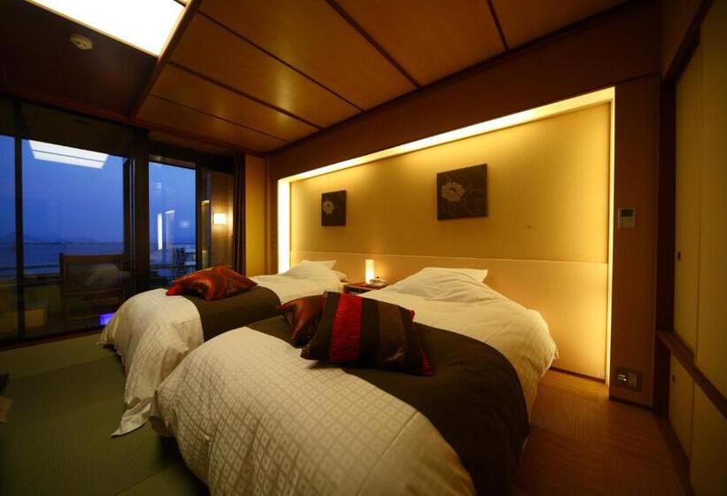 Четырехместный Номер Superior, Biwako Ryokusuitei