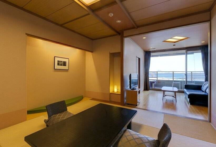 Номер Deluxe Вид на Озеро, Biwako Ryokusuitei
