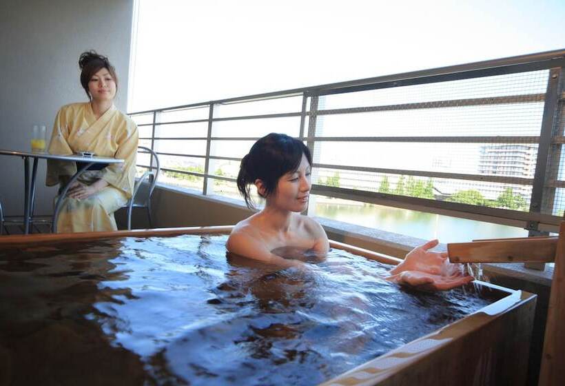 Номер Deluxe, Biwako Ryokusuitei