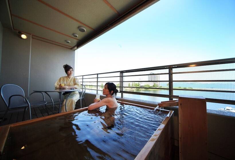 Номер Deluxe, Biwako Ryokusuitei
