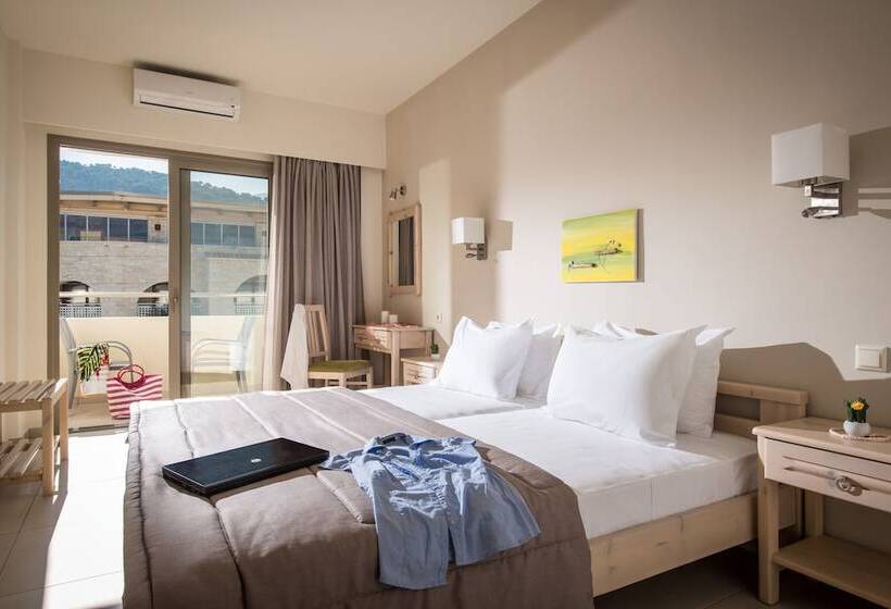 Номер Стандарт Трехместный, Malliotakis Beach Hotel By Checkin