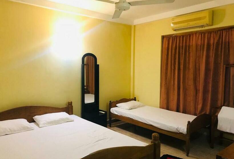 اتاق استاندارد سه نفره, Green Parrot Family Resort