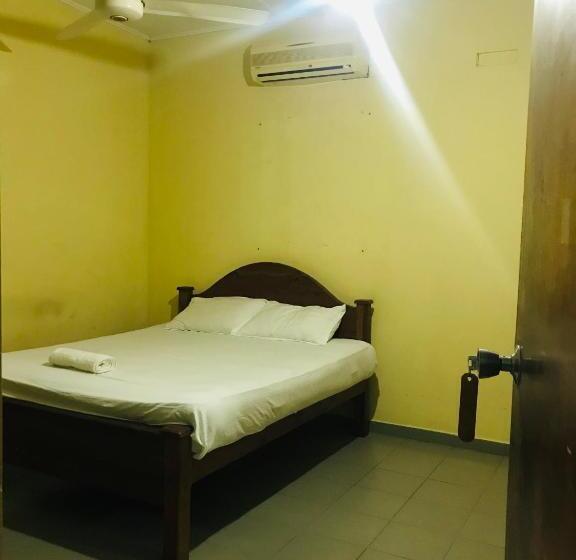 اتاق استاندارد یک نفره, Green Parrot Family Resort