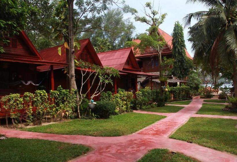 패밀리 방갈로, Longtail Beach Resort