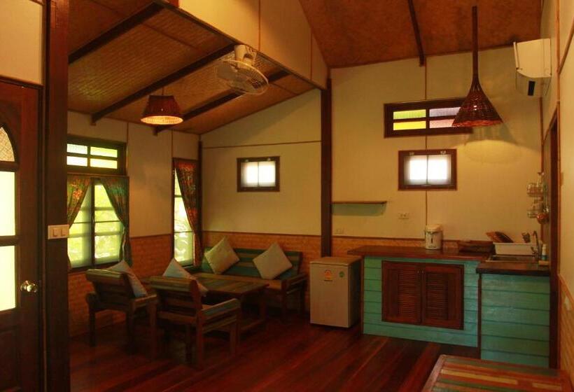 패밀리 룸, Longtail Beach Resort