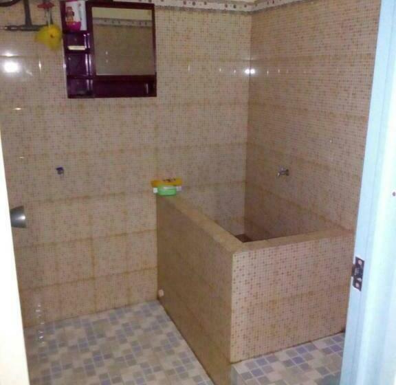 Семейный Номер, Azalea Homestay
