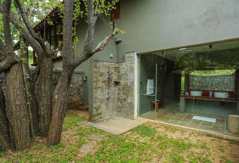 سوئیت پریمیوم, Wild Grass Nature Resort